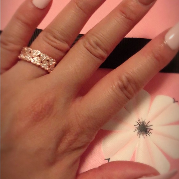 💕Heart 2 Heart Rose Gold Tone Ring💕 - Picture 3 of 5